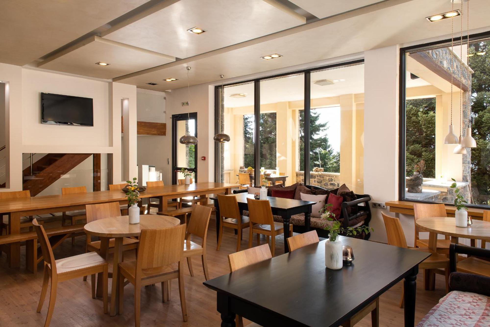 Natura Hotel Vitina Ngoại thất bức ảnh